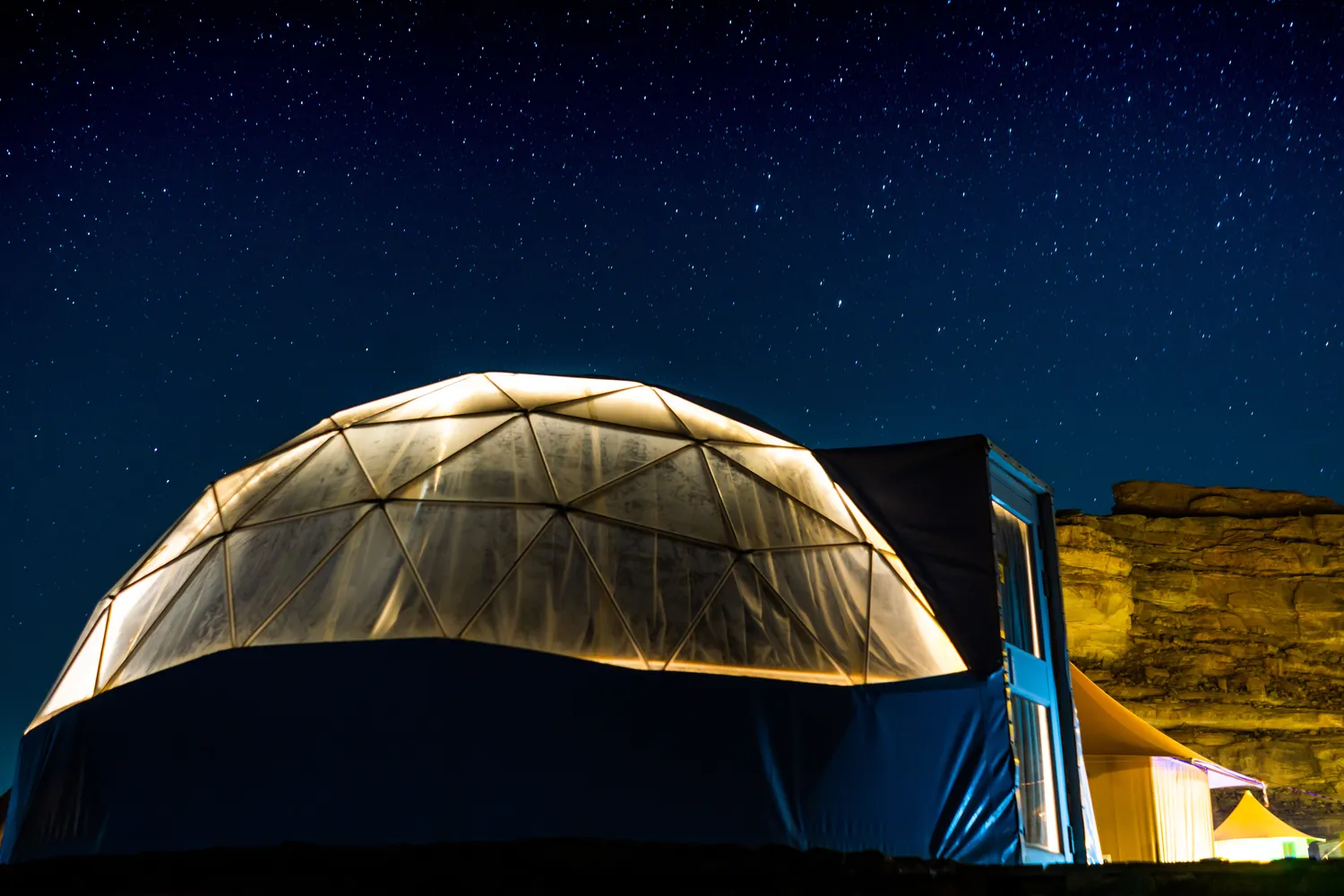 Co oznacza glamping?